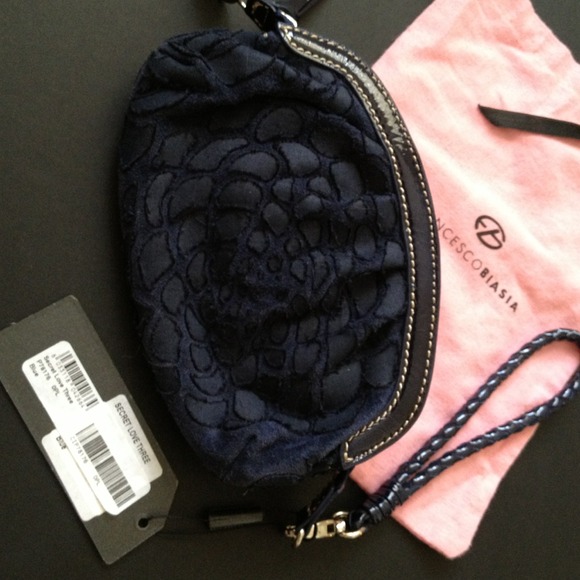 💰SOLD!💰Authentic Francesco Biasia wristlet. - Picture 2 of 4