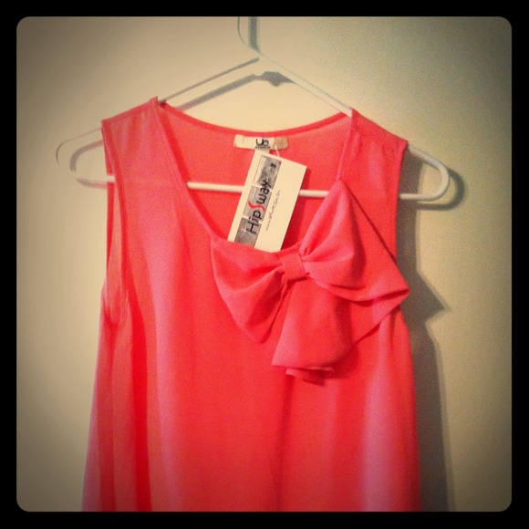 Sheer peach tank with bow
