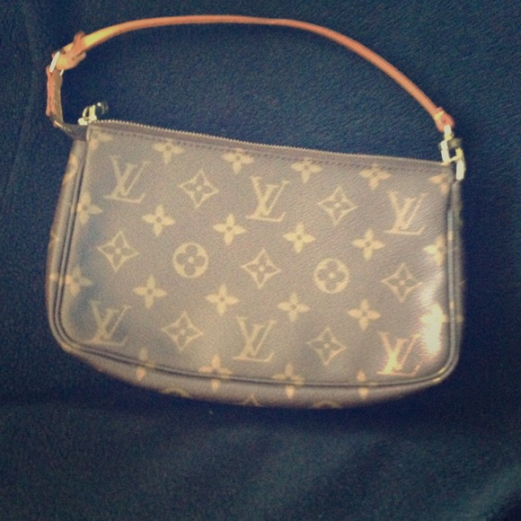 Louis Vuitton Small Shoulder Bag Clutch
