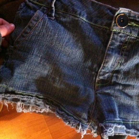 Shorts - Picture 2 of 3