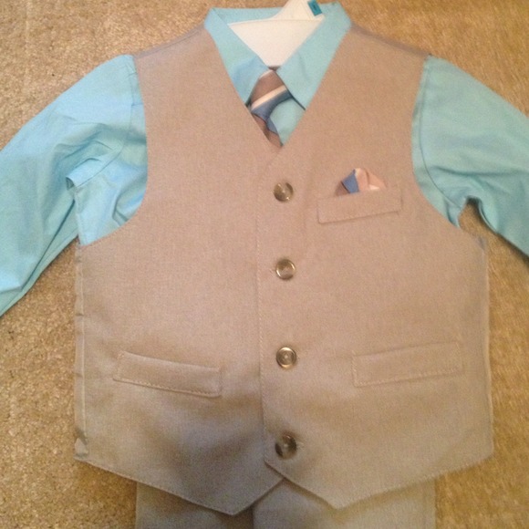 🚫🚫🚫SOLD Boys size 3T suit. - Picture 2 of 3