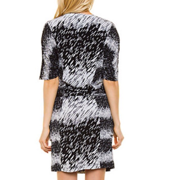 BNWT BCBG "Coleen" dress size L REDUCED - Picture 3 of 9