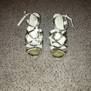 REDUCED*****Gold Nine West wedges