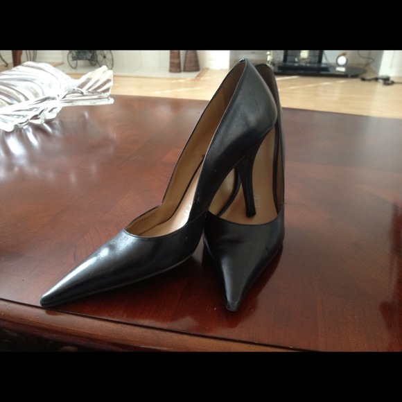 Cathy Jean Black pointy heels