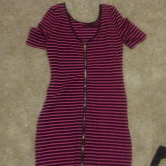 Dress - Picture 2 of 2