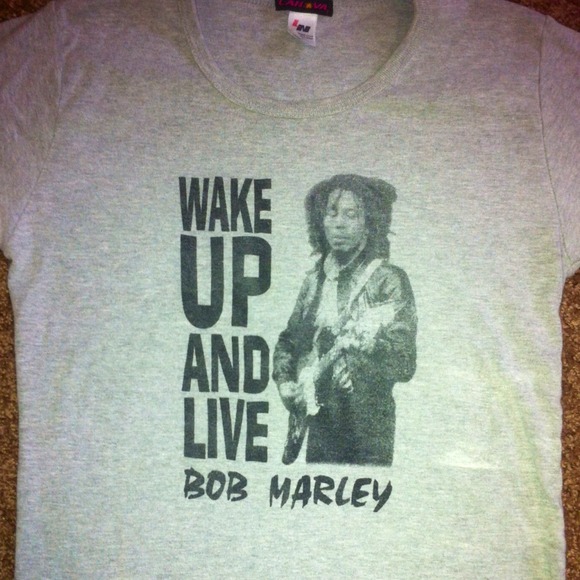 ✨SOLD✨Bob Marley tee