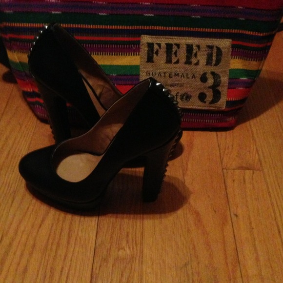 Cosmopolitan black back studded heels
