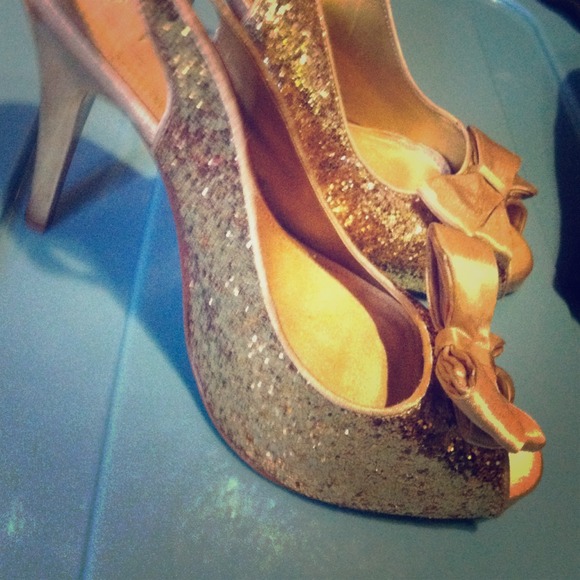 Glitter gold bow heels ❤❤open toed