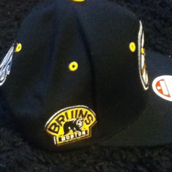 Boston Bruins Snapback Hat - Picture 2 of 3