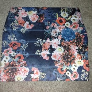 ❌❌sold out❌❌ flower skirt small and med avail