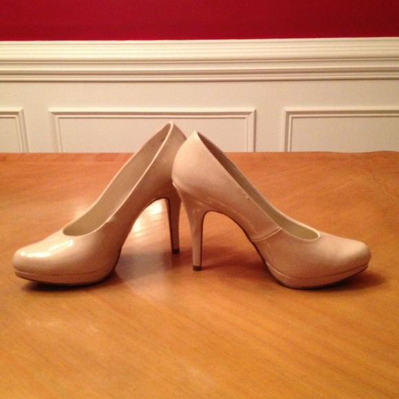 Too small - Picture 2 of 2