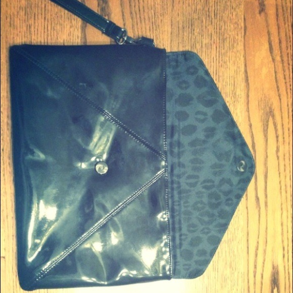 Black Clutch With Wrist Strap! 😊 - Picture 2 of 3