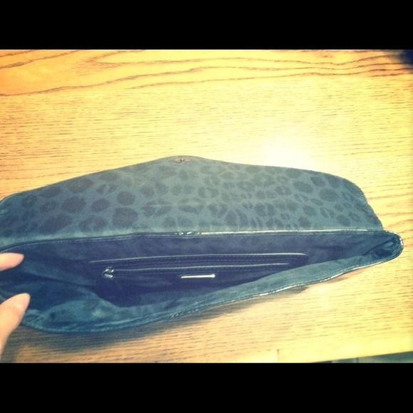 Black Clutch With Wrist Strap! 😊 - Picture 3 of 3