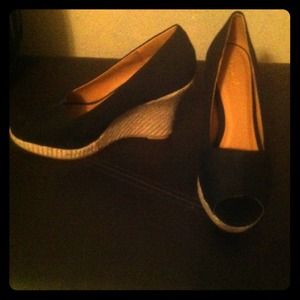 *SOLD* Black Wedges!