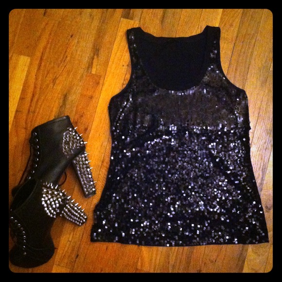 💔SOLD💔Black Sequin Tank