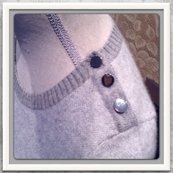 🚫SOLD🚫Banana Republic sweater. - Picture 3 of 3