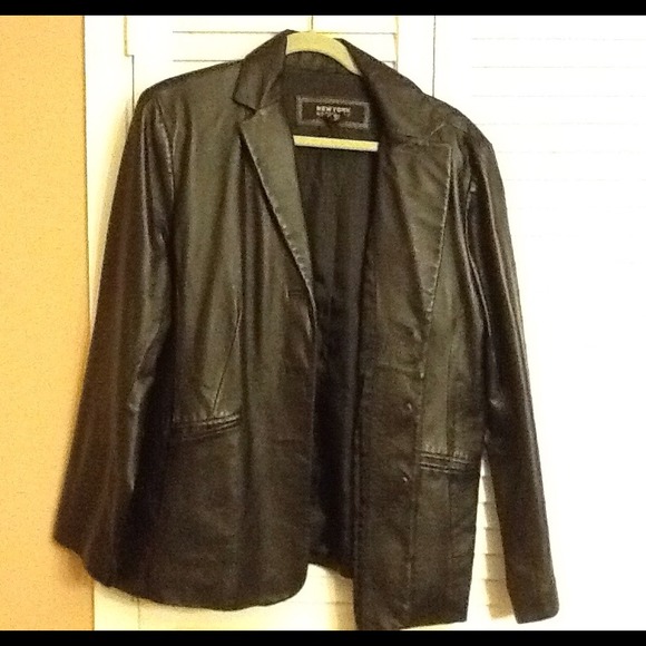 100% Women's Leather Blazer