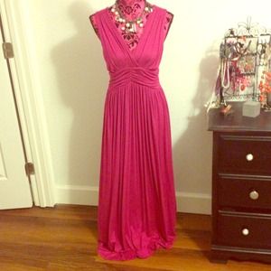 Traded!! ❤Elegant long pleated maxi dress❤