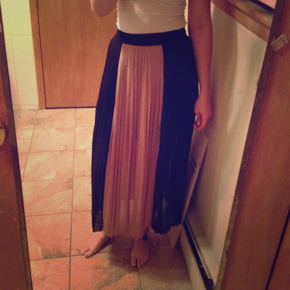 ⭐WORN ONCE⭐ FOREVER 21 Maxi Skirt