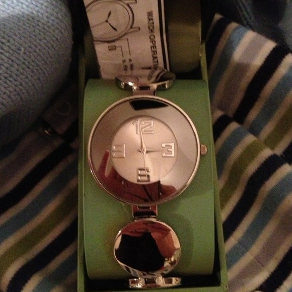 Fleur de Lis watch! - Picture 2 of 4
