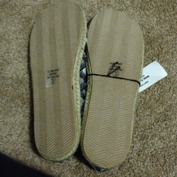 Dark blue and gray zig zag pattern slip ons nwt! - Picture 2 of 2