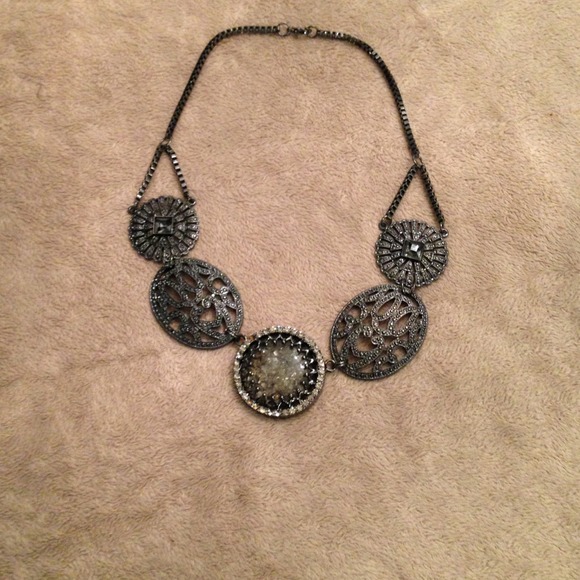 Dark silver necklace - Picture 2 of 3