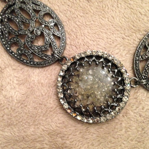 Dark silver necklace - Picture 3 of 3