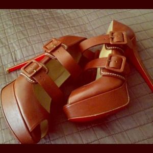 🎉👠SOLD🎉❤ %100 Authentic Christian Louboutin