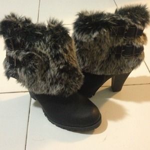 Boots with fur