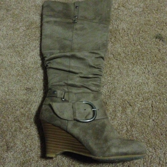 Tan wedge heel boots