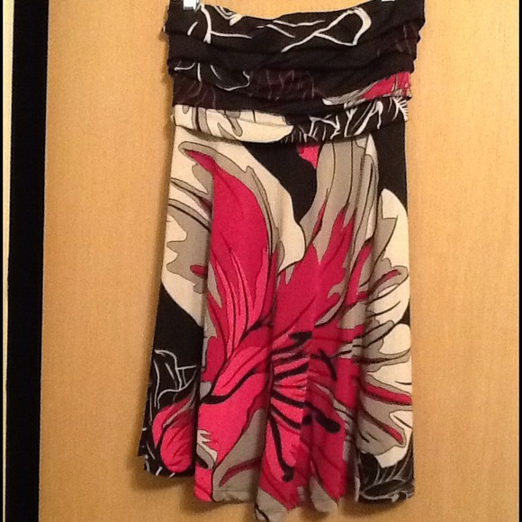 Classique pleated bodice mini dress - Picture 2 of 4