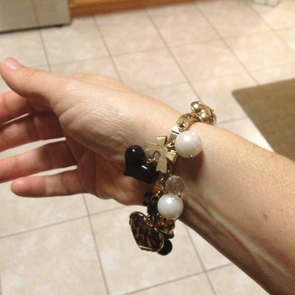 SOLD IN A BUNDLE. Betsy Johnson bangle bracelet. - Picture 3 of 3