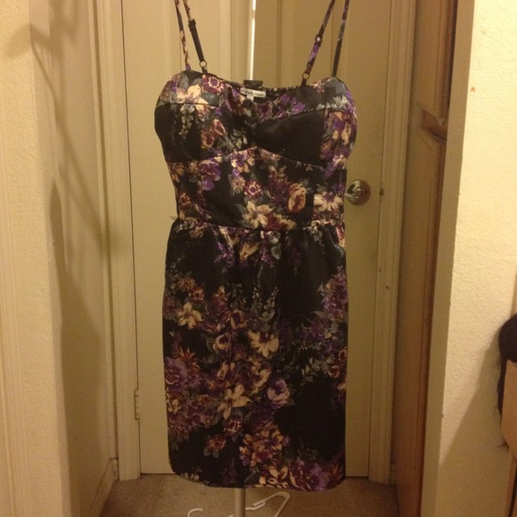 ❌❌TRADED❌❌Strappy flower dress