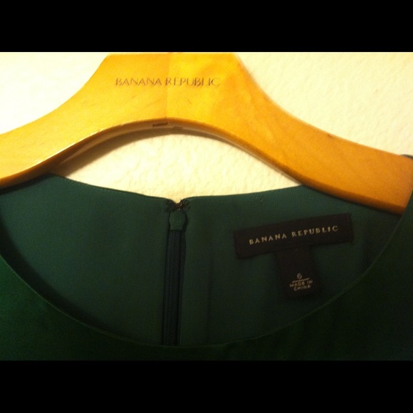 Banana Republic Green Silk Dress! - Picture 4 of 4