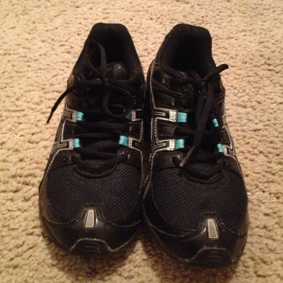 Tennis shoes womens