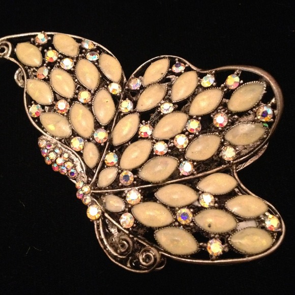 ⛔Sold for bundle Butterfly hair clip🎀 - Picture 2 of 4