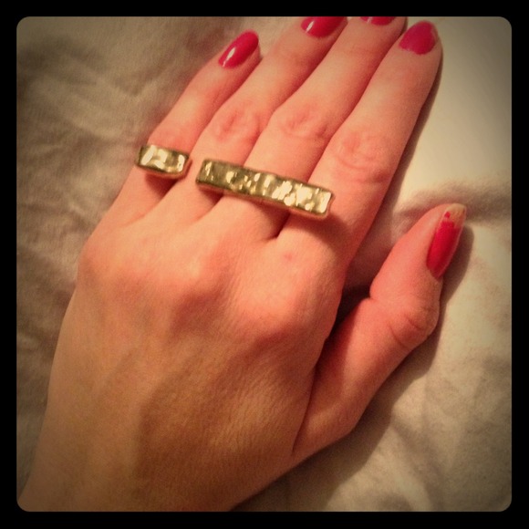 Reduced. Gold bar ring.