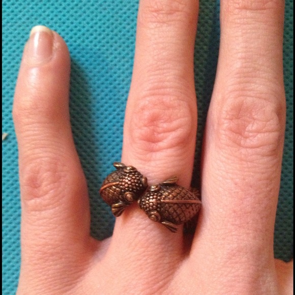 *SOLD* Free People twin fish ring