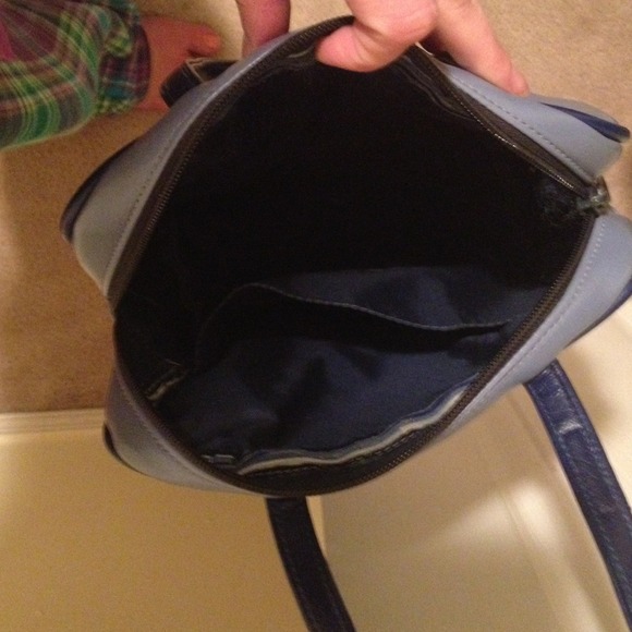 Volcom purse - Picture 2 of 3