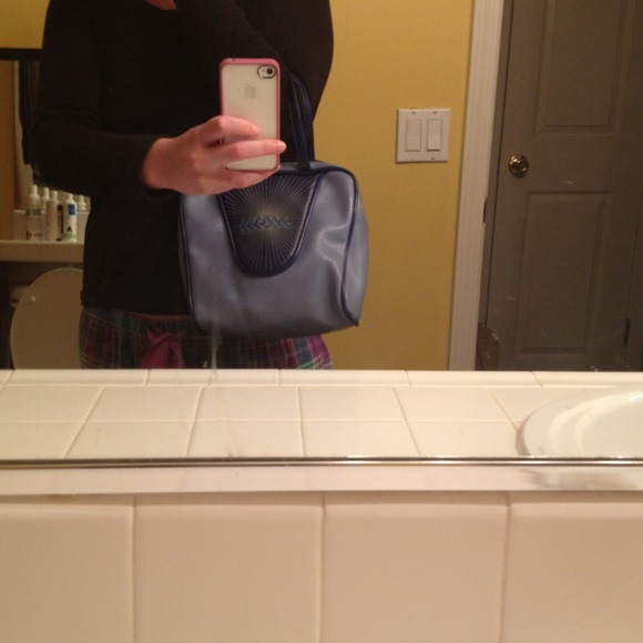 Volcom purse - Picture 3 of 3