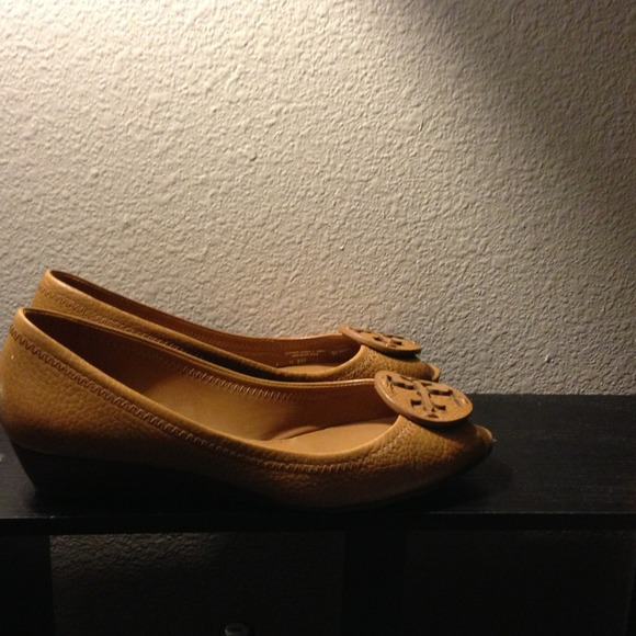 Tory Burch Shoes - Picture 2 of 3