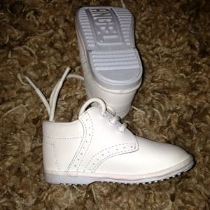 White shoes (baby)