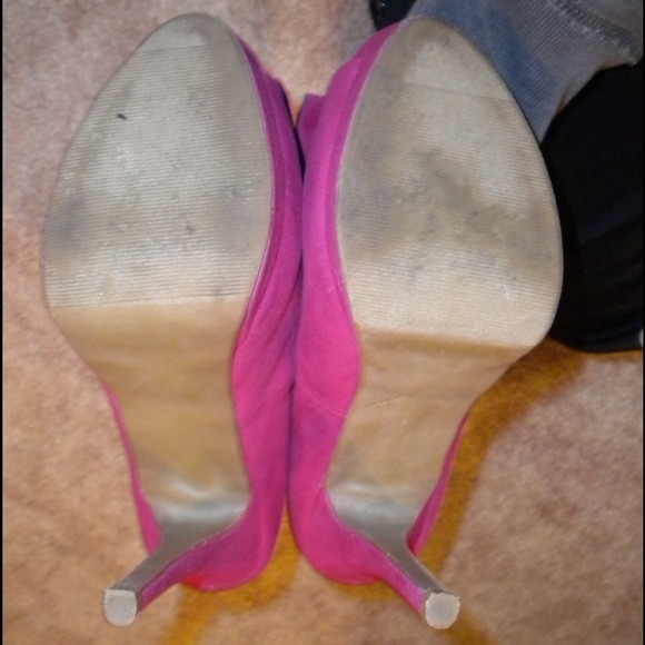 🔻REDUCED🔻Fuchsia high heels with bows - Picture 3 of 3