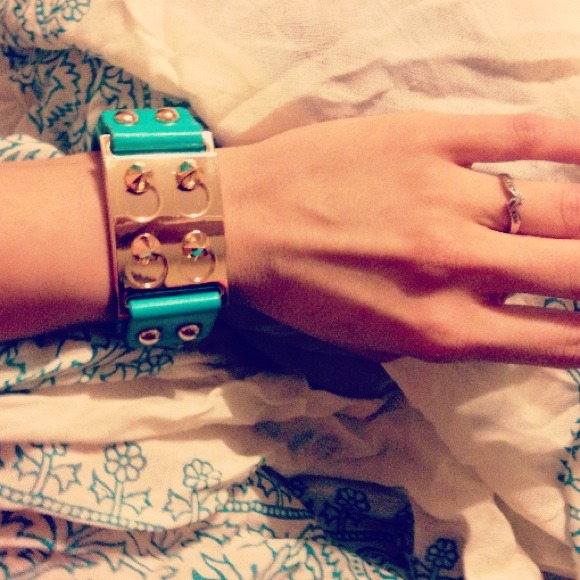 Teal leather bracelet - Picture 2 of 4