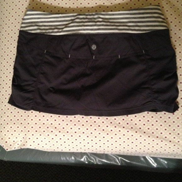 Lululemon skirt size 8