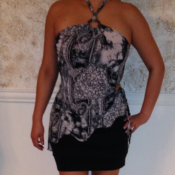 🚫SOLD🚫Black & White Top