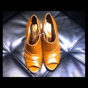 SOLD Carlos Santana Caramel booties-SOLD!!!!