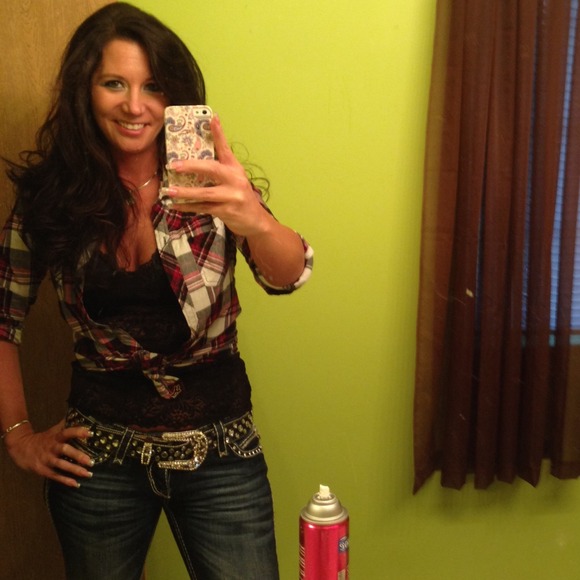 MEET YOUR POSH'R - Picture 3 of 4