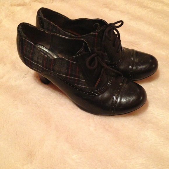 Plaid lace up booties - Picture 3 of 3