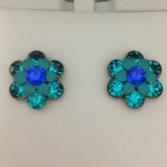 Turquoise and blue flower stud earrings - Picture 2 of 3